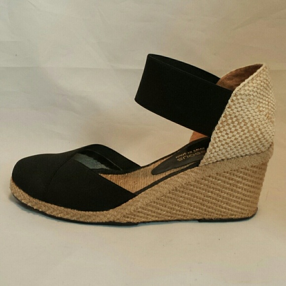 andre assous wedge sandals